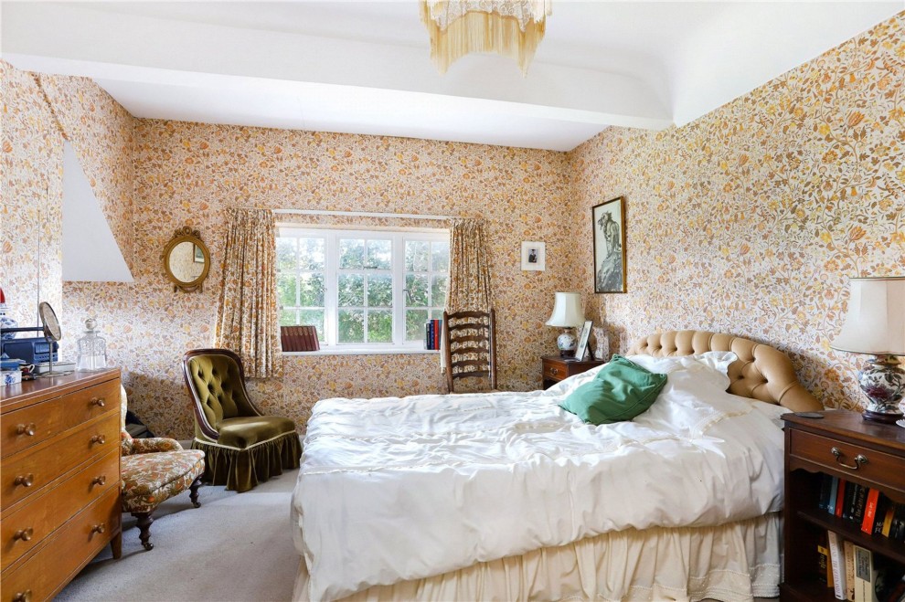 Old Compton Lane, Farnham, GU9