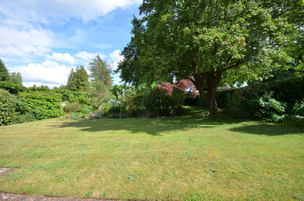 Old Compton Lane, Farnham, GU9