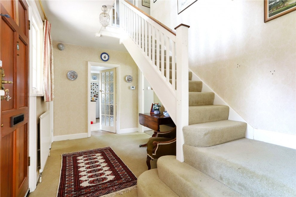 Old Compton Lane, Farnham, GU9