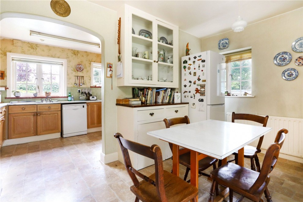 Old Compton Lane, Farnham, GU9