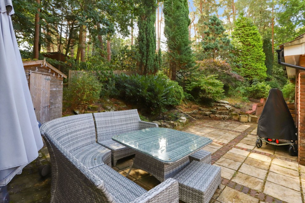 Burnt Hill Road, Lower Bourne, GU10