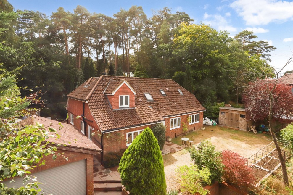 Burnt Hill Road, Lower Bourne, GU10