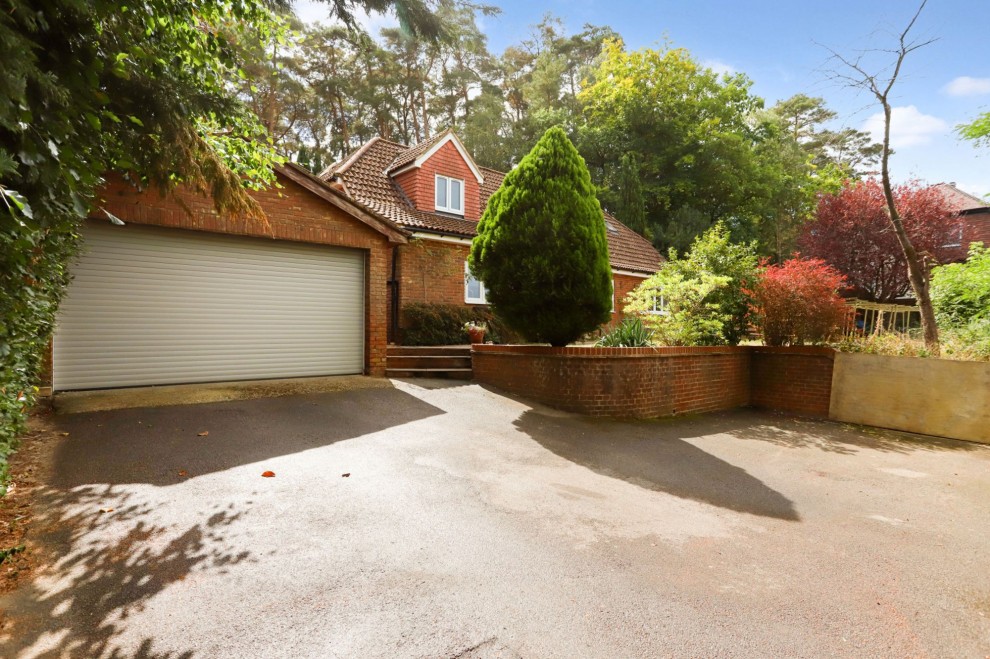 Burnt Hill Road, Lower Bourne, GU10