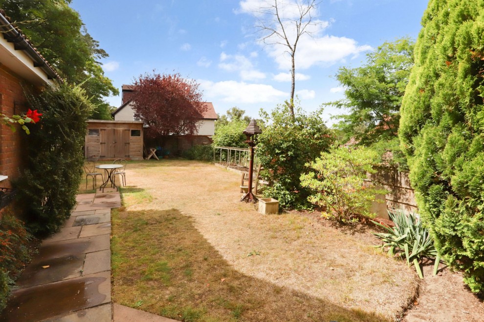 Burnt Hill Road, Lower Bourne, GU10