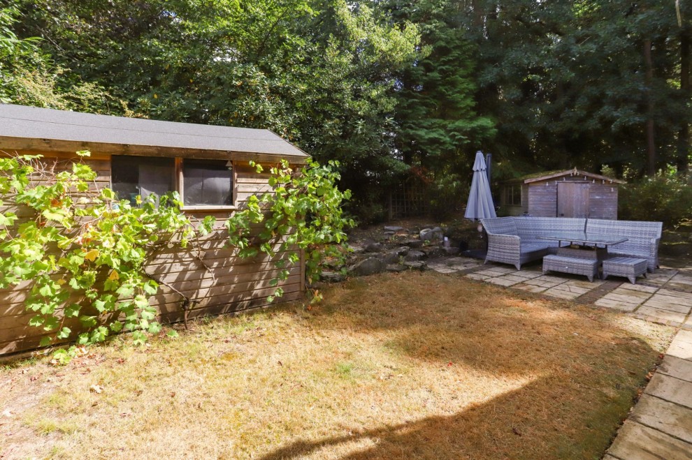 Burnt Hill Road, Lower Bourne, GU10