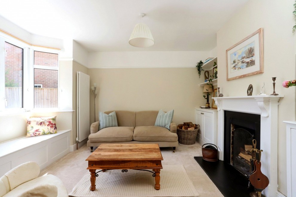 Shortheath Crest, Farnham, GU9