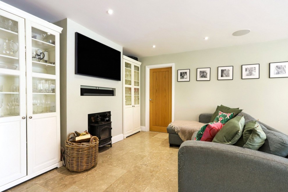 Shortheath Crest, Farnham, GU9