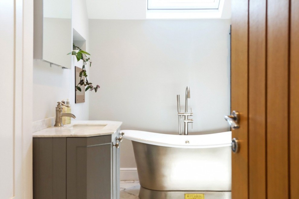 Shortheath Crest, Farnham, GU9