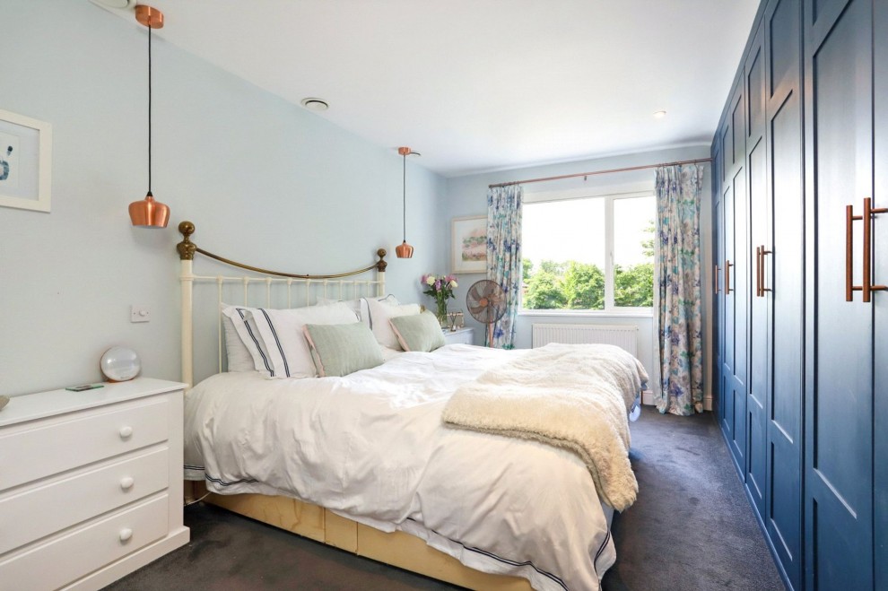 Shortheath Crest, Farnham, GU9