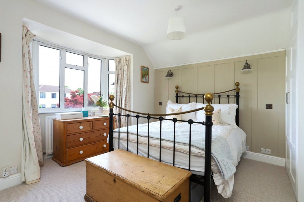 Shortheath Crest, Farnham, GU9