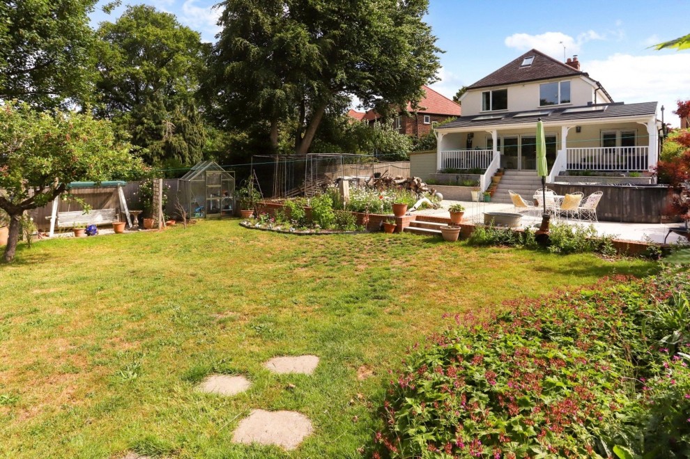 Shortheath Crest, Farnham, GU9