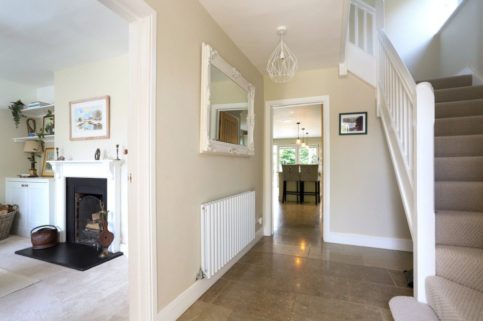 Shortheath Crest, Farnham, GU9