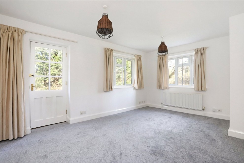 Hawthorn Lane, Rowledge, GU10