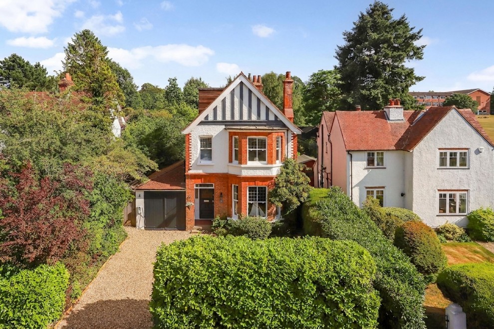 39 Alfred Road, Farnham, GU9