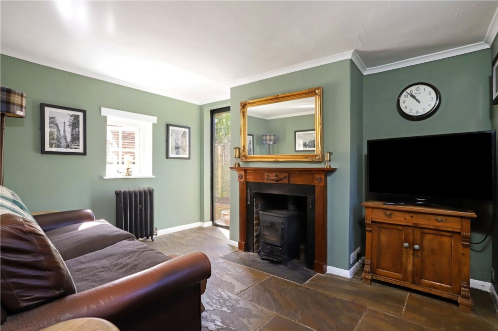 High Street, Rowledge, GU10