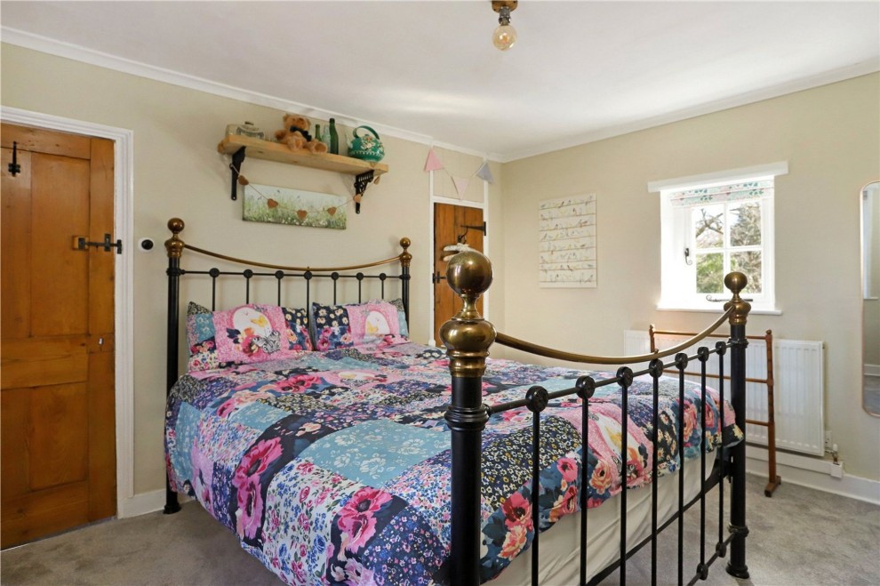 High Street, Rowledge, GU10