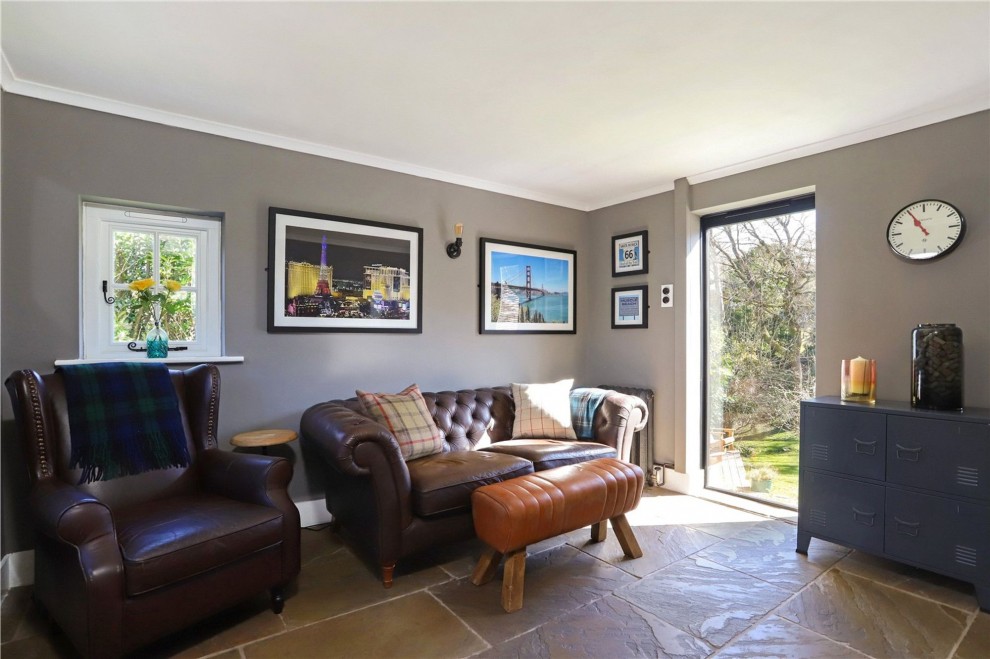 High Street, Rowledge, GU10