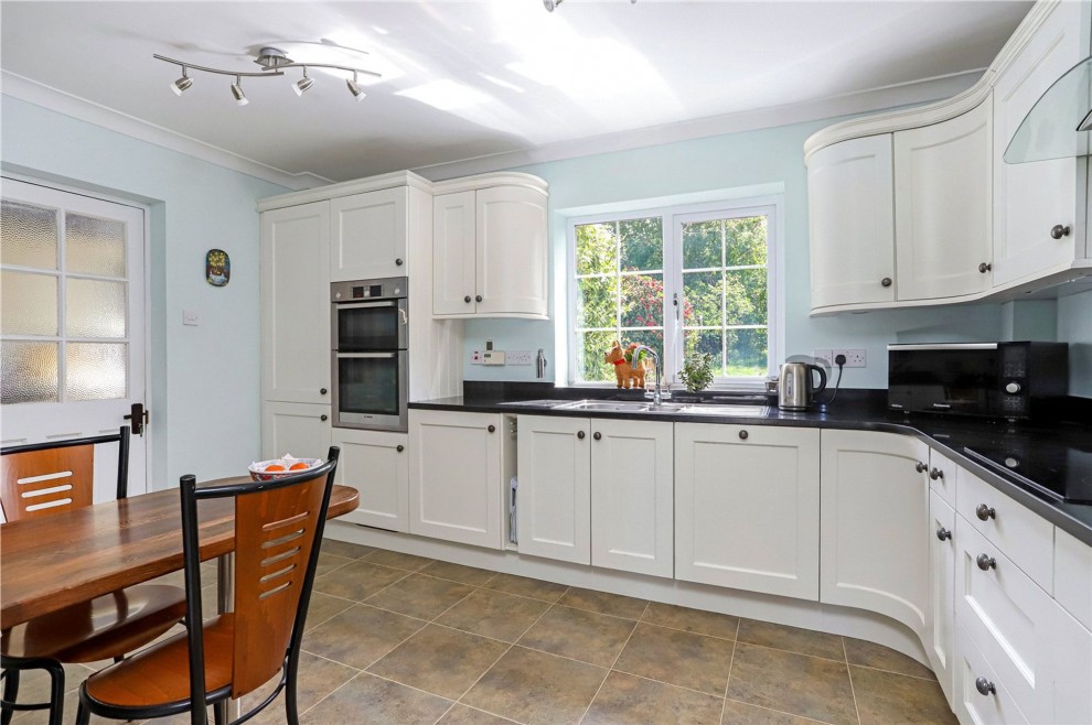 38 Sheephouse, Farnham, GU9