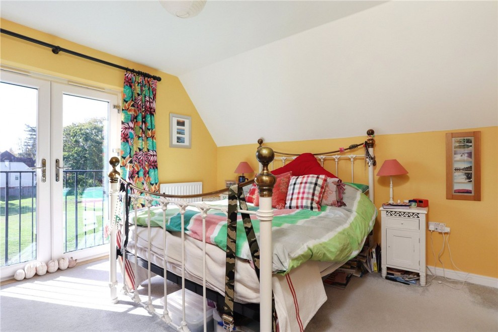 Langham Court, Farnham, GU9