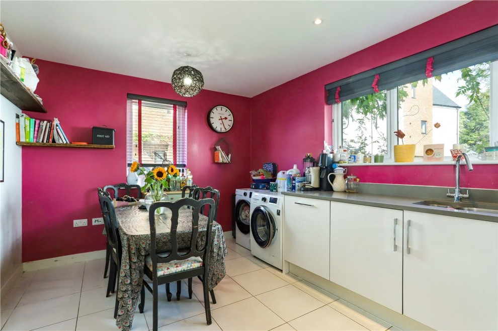 Langham Court, Farnham, GU9