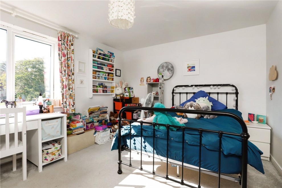Langham Court, Farnham, GU9