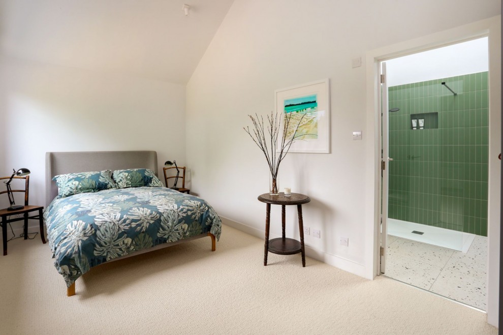 Longdown Road, Lower Bourne, GU10