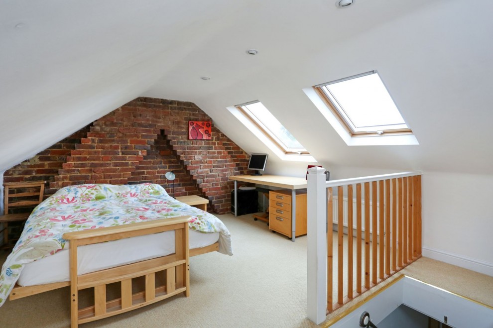 Weydon Hill Road, Farnham, GU9