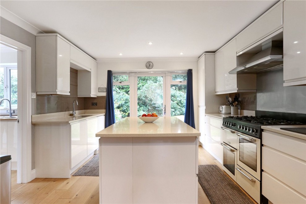 Pannells, Lower Bourne, GU10