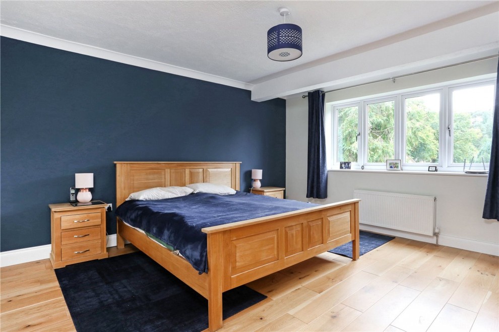 Pannells, Lower Bourne, GU10