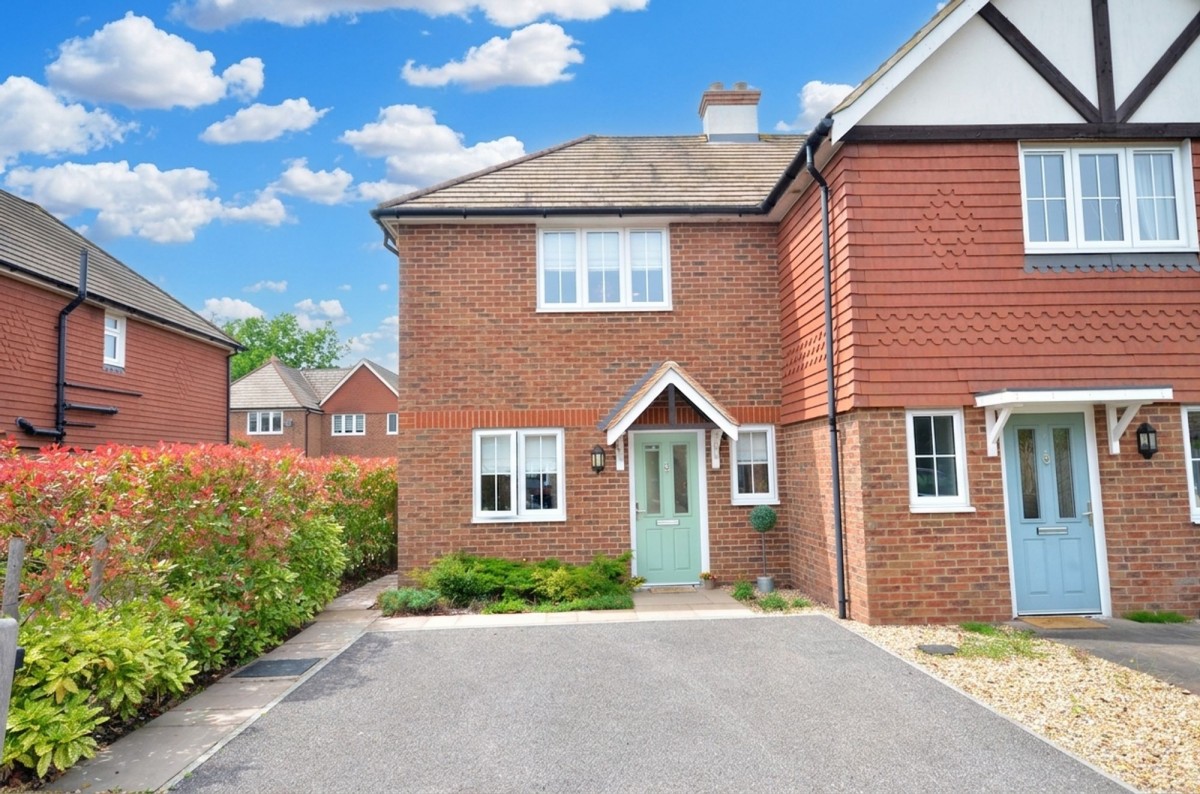 Towns End Gardens, Farnham, GU9