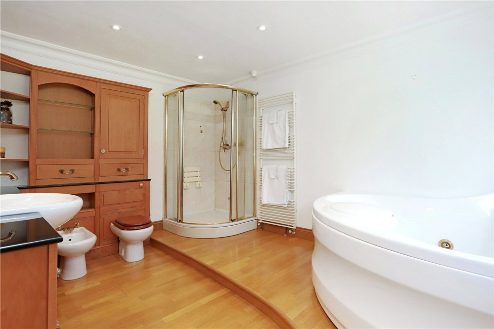 Compton Way, Farnham, GU10