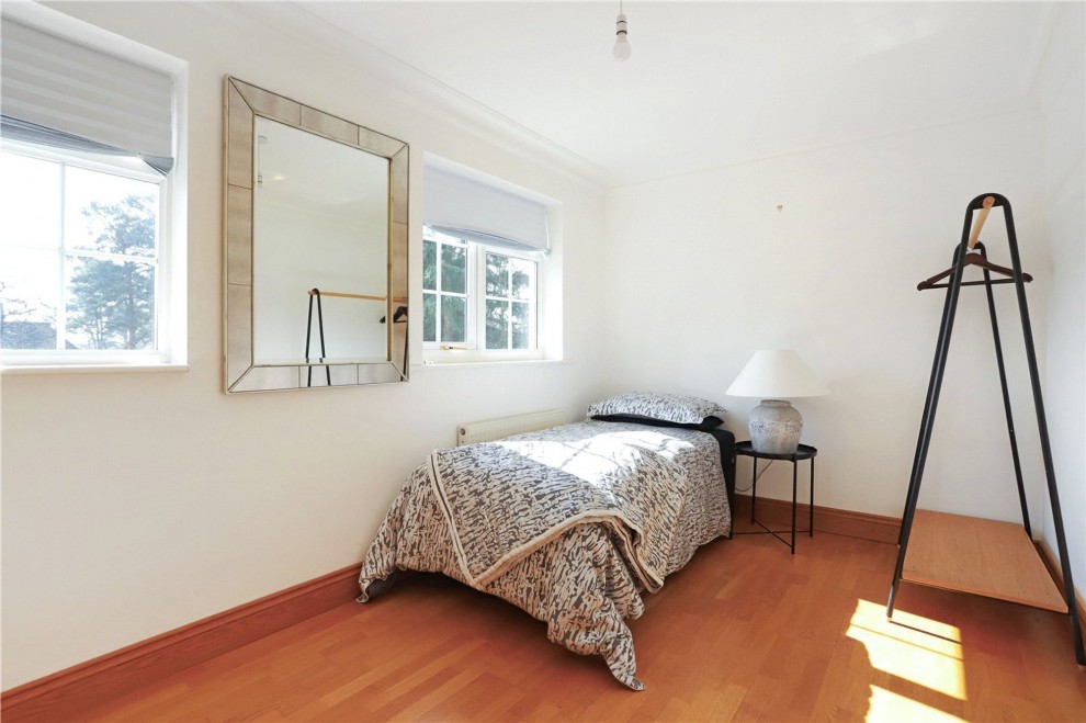 Compton Way, Farnham, GU10
