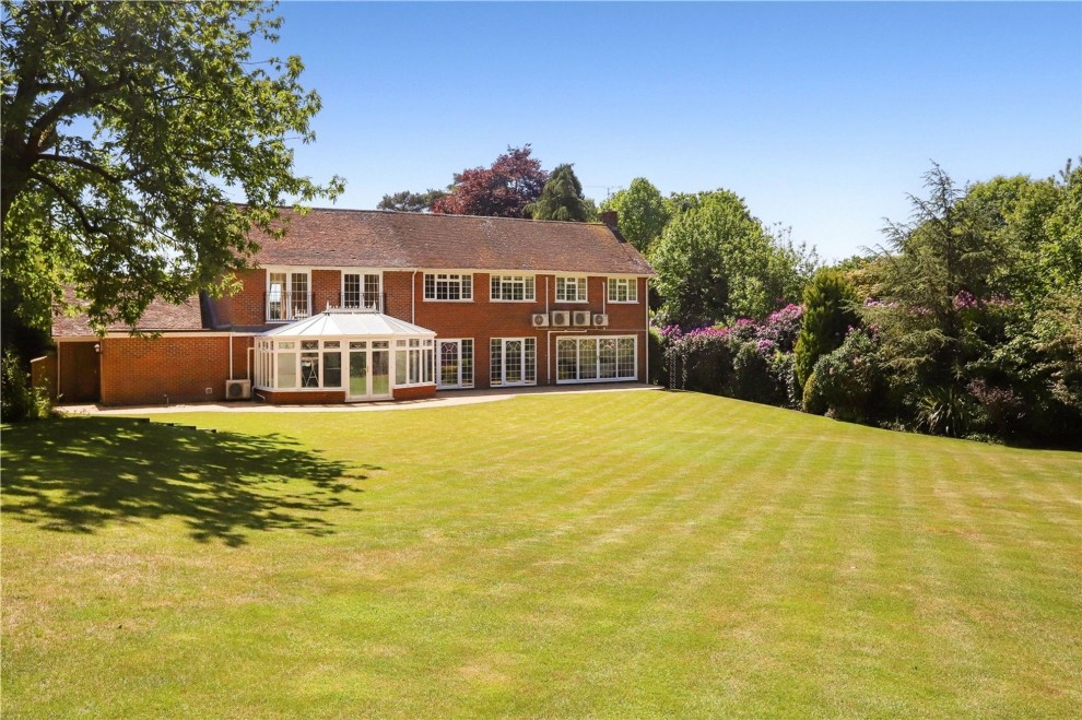 Compton Way, Farnham, GU10