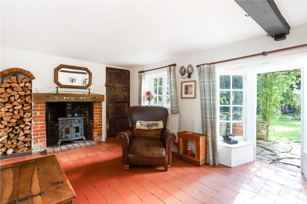 Aveley Close, Farnham, GU9