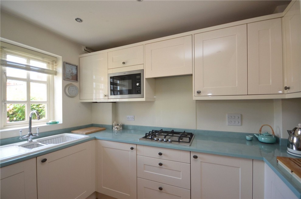 Kingham Place, Farnham, GU9
