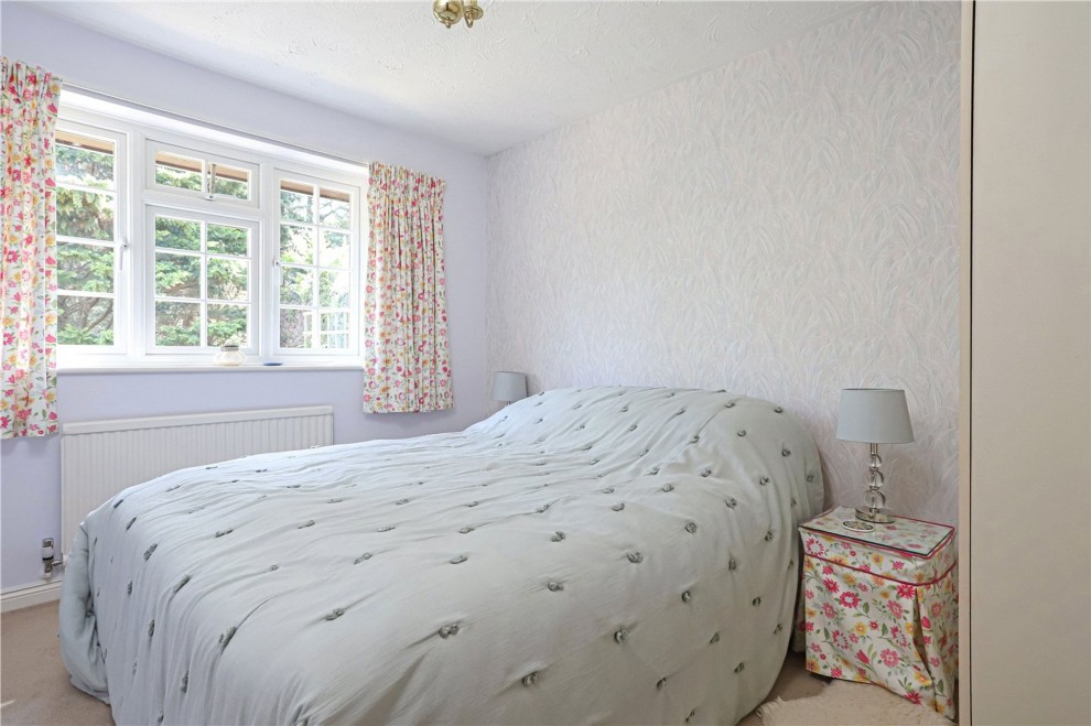 Eldon Drive, Lower Bourne, GU10