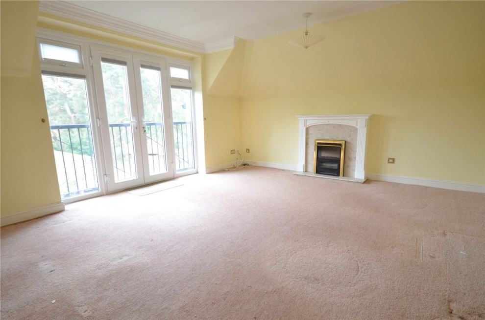 Frensham Road, Lower Bourne, GU10