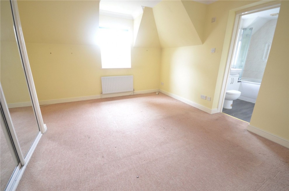 Frensham Road, Lower Bourne, GU10