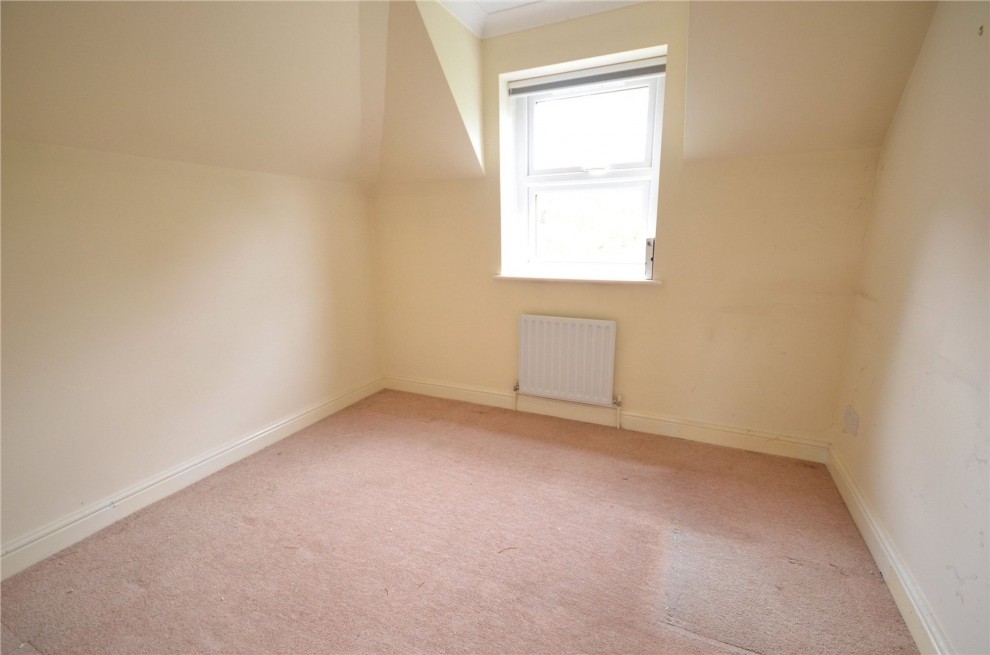 Frensham Road, Lower Bourne, GU10