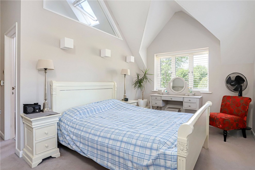 Shortheath Road, Farnham, GU9