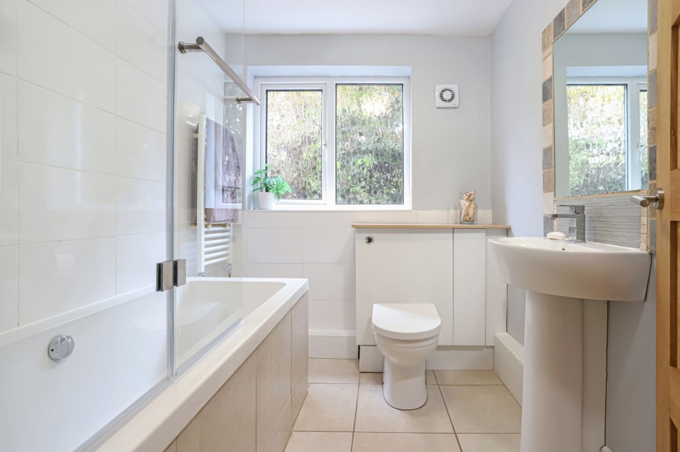 Beacon Hill Road, Ewshot, GU10