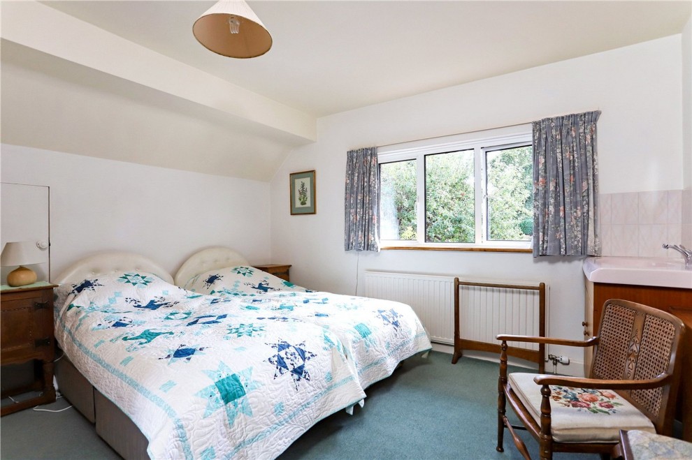 Old Compton Lane, Farnham, GU9