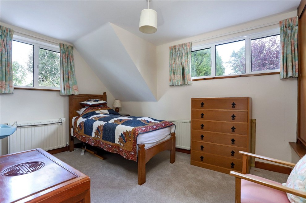 Old Compton Lane, Farnham, GU9