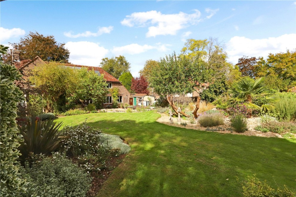 Old Compton Lane, Farnham, GU9