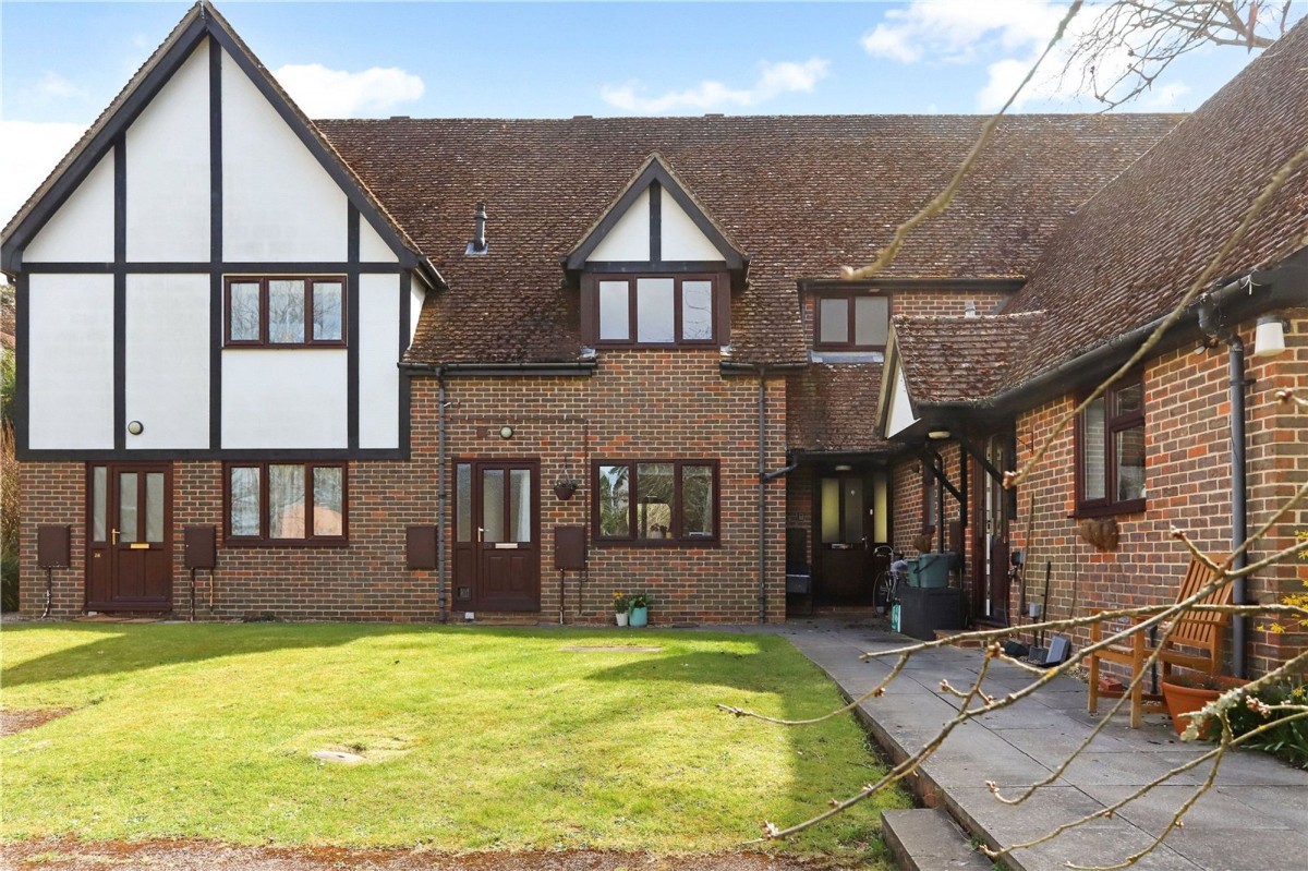 Broad Ha'penny, Boundstone, GU10