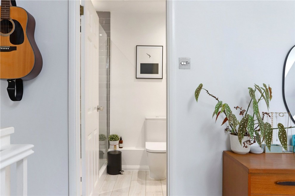 Broad Ha'penny, Boundstone, GU10