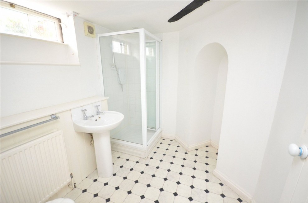 Middle Church Lane, Farnham, GU9