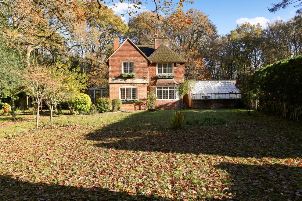 Seale Road, Elstead, GU8