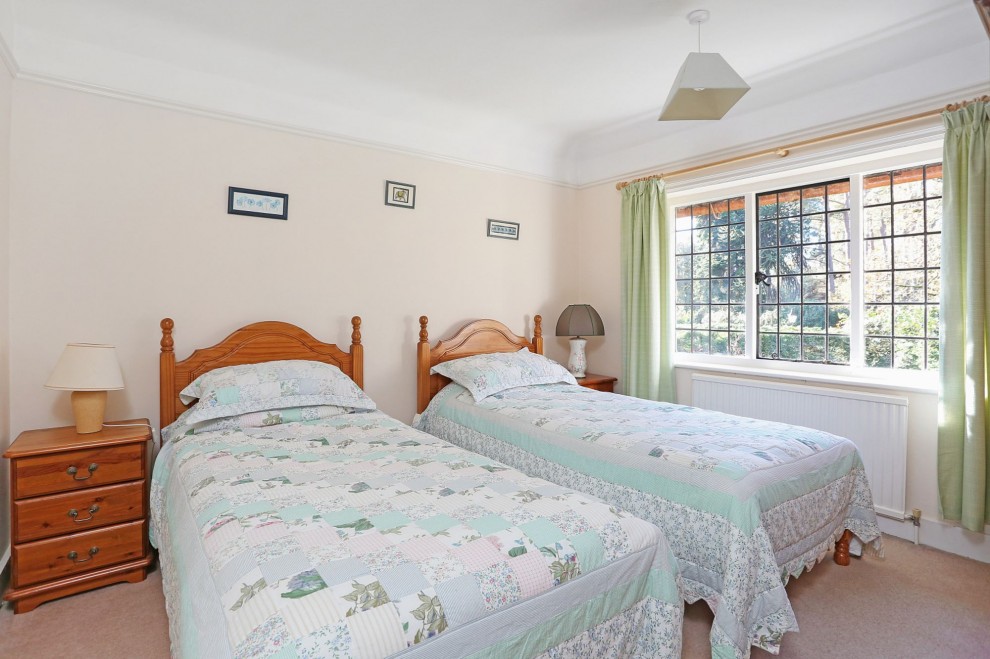 Seale Road, Elstead, GU8