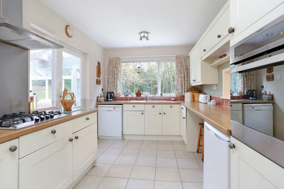 Seale Road, Elstead, GU8